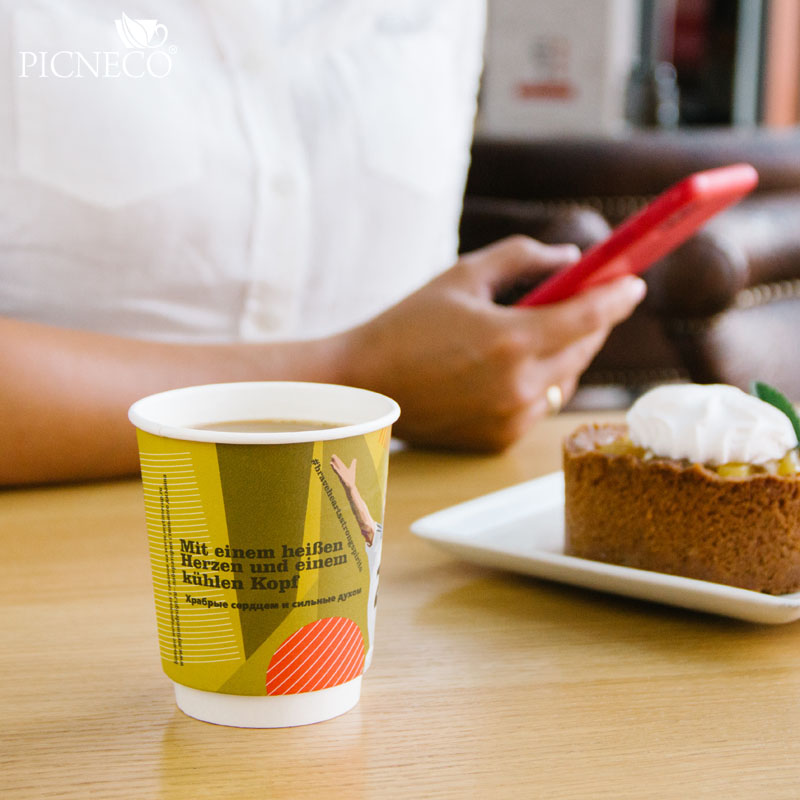 товар Двухслойный бумажный стакан "Футбол", 350 мл (макс. 400 мл) STD0356