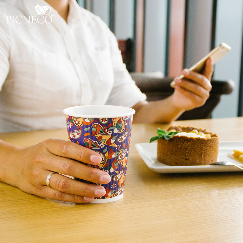 товар Бумажный рифленый двухслойный стакан с принтом "Пэйсли", 360 мл (макс. 420 мл) STG235P